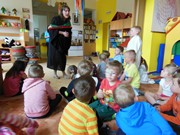 Den cizích zemí a jazyků